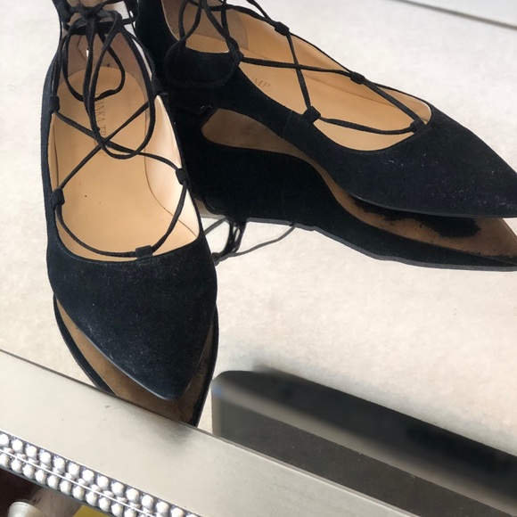 Ivanka Trump tie up flats - Picture 2 of 3